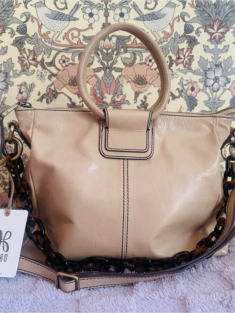 HOBO Cream Quartz Vintage Sheila Shoulder Bag with Tortoiseshell Chain Detail